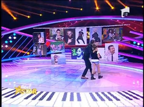 Diandra Bancu a primit in dar mai multe postere cu vedete autohtone