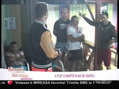 Salutări peste gard, &icirc;ntre fete şi băieţi