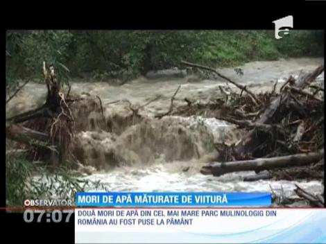 Parcul de mori de apă din Caraş Severin, măturat de o viitură puternică