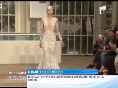 Rochie de cinci milioane de euro, la Săptămâna Modei de la Londra