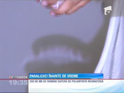 Mâinile şi picioarele amorţite, semnele paraliziei