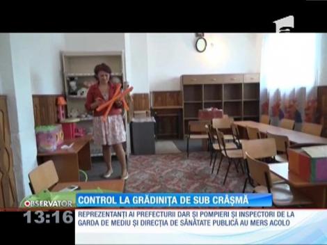 Grădiniţă situată deasupra unui bar