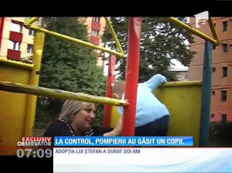 Ştefănel, copilul abandonat în spital și adoptat de o familie de pompieri