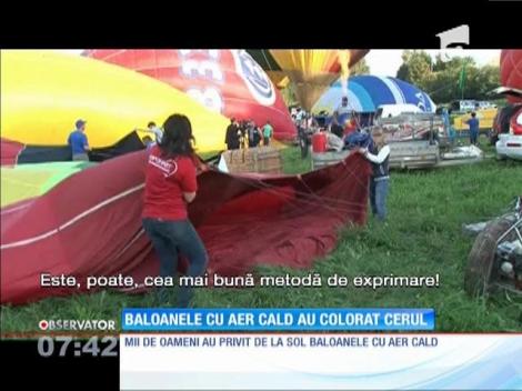 Zeci de baloane cu aer cald au colorat cerul, în Belarus