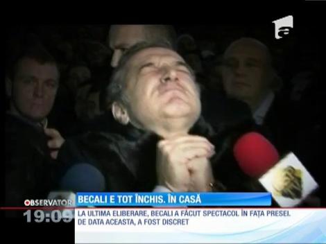Gigi Becali e liber, dar închis în casă