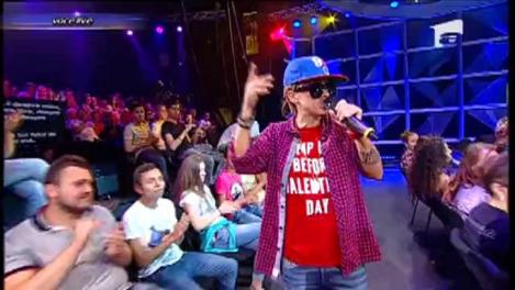 Maximilian - ”Zbor cu parapanta”. Vezi transformarea Andei Adam la "Te cunosc de undeva!"