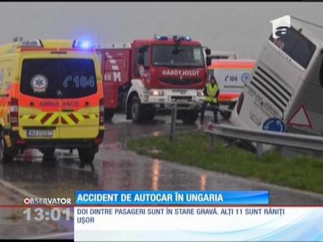 Un autocar plin cu români a ajuns în această dimineaţă într-un şanţ, în Ungaria