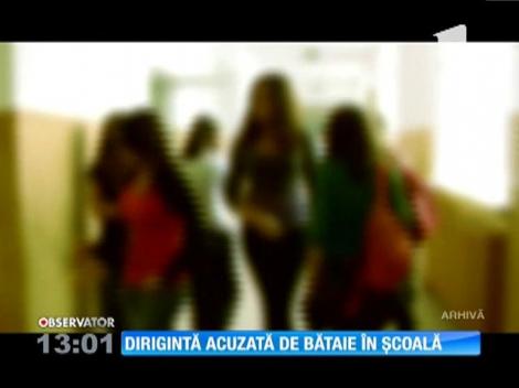 Dirigintă acuzată de bătaie în şcoală