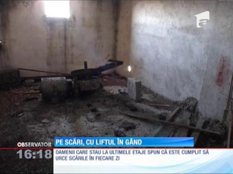 Intr-un oraş din România există un bloc de opt etaje fără lift