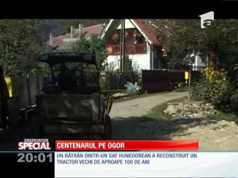 Special! A reconstruit un tractor vechi de 100 de ani