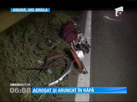 Biciclist, acroșat și aruncat în râpă
