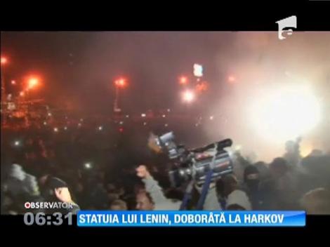 Statuia lui Lenin, doborâtă la Harkov