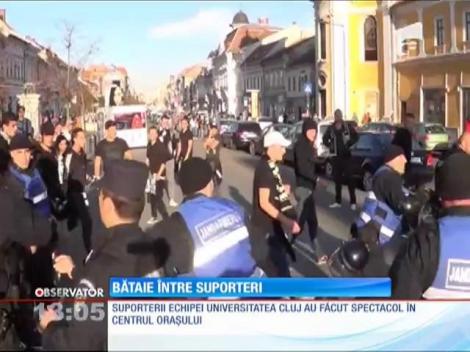 Ciocniri violente între suporterii Universităţii Cluj şi jandarmi