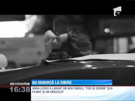 Anna Lesko - o diva retro in videoclipul "Foc și Scrum"