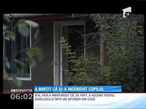 Tânăra de 17 ani care le-a spus poliţiştilor că şi-a incendiat pruncul, a minţit