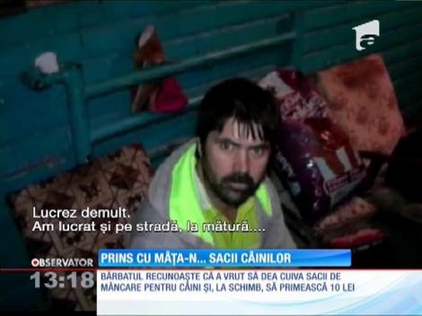 Un bărbat de 33 de ani a furat doi saci cu mâncare pentru câini