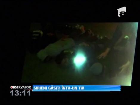 Imigranţi sirieni, găsiţi într-un TIR