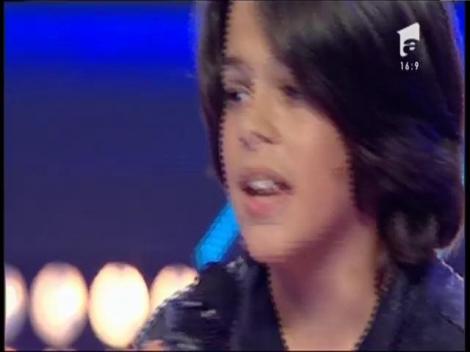 Bruno Mars - When I Was Your Man. Vezi aici cum cântă Radu Lupăşteanu la X Factor!