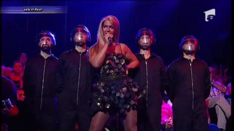 Domnișoară, dar ce picioare aveți! Jorge s-a urcat pe tocuri de 14 și a făcut senzație în "trupul" lui Beyonce