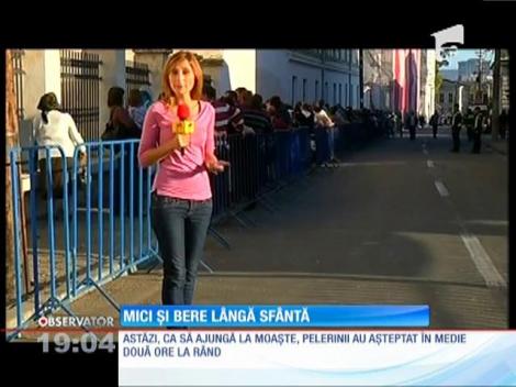 Mici şi bere lângă moştele Sfintei Prascheva