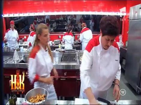 Prima laudă pentru fete moare brusc! Agitația ia locul bucuriei!