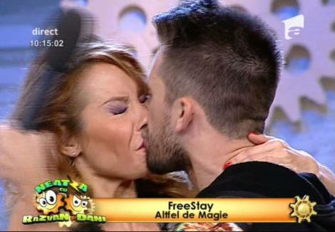 Flavia Mihășan și Florin Ristei, sărutat surprinzător!