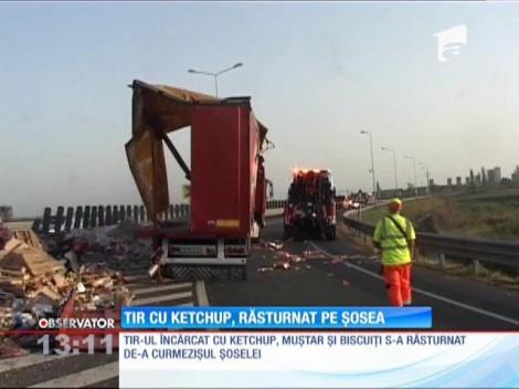 TIR cu ketchup, răsturnat pe şosea