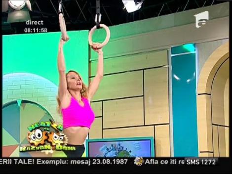 Flavia şi Miruna, exerciții cu inele