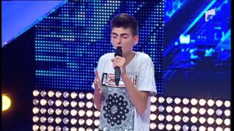 Puteai să juri că va PLECA ACASĂ! E clătitar, visează să ajungă în Anglia şi ne-a surprins pe toţi! "Mai rămâi puţin în România"