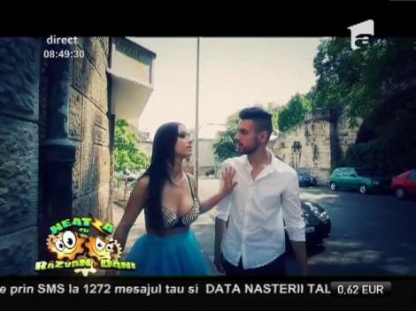 Premieră! Anna - "Replay"