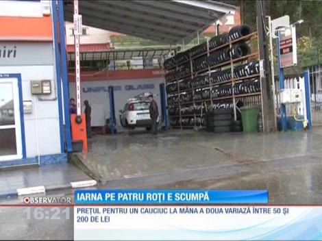 Șoferii își pregătesc mașinile pentru iarnă