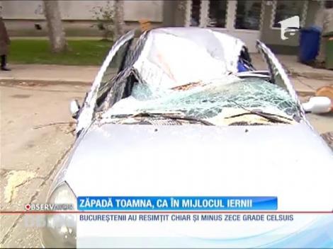 Zăpada de octombrie creează probleme șoferilor