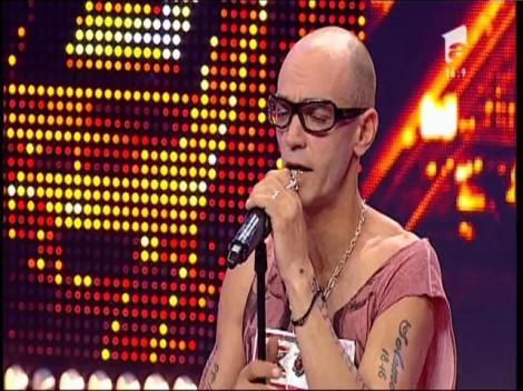 R.E.M. - Everybody Hurts. Vezi aici cum cântă Nicolae Buda a X Factor!