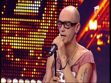 R.E.M. - Everybody Hurts. Vezi aici cum c&acirc;ntă Nicolae Buda a X Factor!