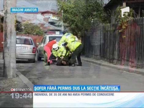 Un bărbat fără carnet din Ploieşti a alergat cu maşina prin tot oraşul cu poliţia pe urme