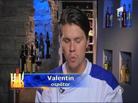 Băieții se distrează la raliu, iar fetele își îneacă amarul în solzi de pește!