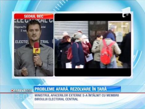 România alege, dar ce se alege de România / Se caută soluţii pentru ca toţi românii din diaspora să poată vota