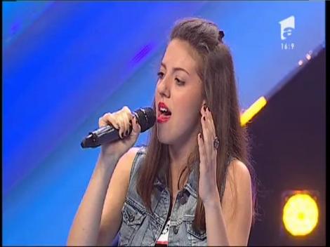 Tatăl român, mama italiancă! Nu înţelege ce vorbim, dar ştie perfect limba muzicii! "Elena, aşteptam o voce ca a ta"