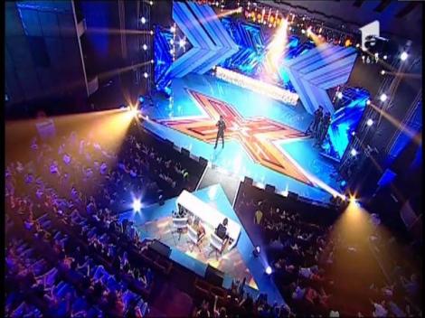 “Elvis de România” a ridicat sala în picioare la X Factor! Delia, cucerită de talentatul concurent