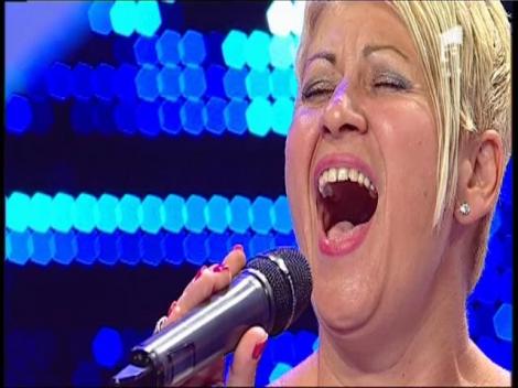 Meserie DURĂ, suflet CALD! Carmen Lungu, subofiţer MAI, emoţie până la lacrimi! Trei de DA, să trăiţi!