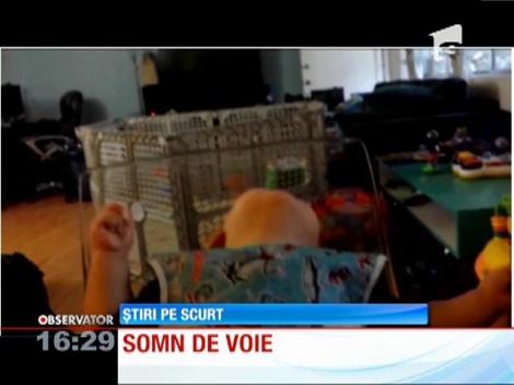 Somn de voie pentru un bebeluș aflat la masă