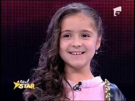 Romina Ciocoiu pare o fetiţă firavă, dar iubeşte la nebunie fotbalul! În ea se ascunde un vulcan de energie