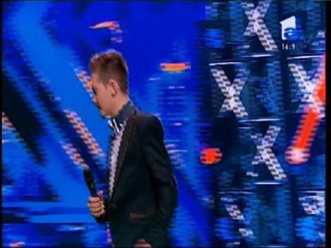 Andrei Tudor - Cât de frumoasă ești. Vezi aici cum cântă Octavian Broşteanu la X Factor!