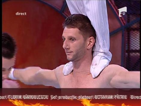 Acrobaţii extreme, în platoul de la Un Show Păcătos!