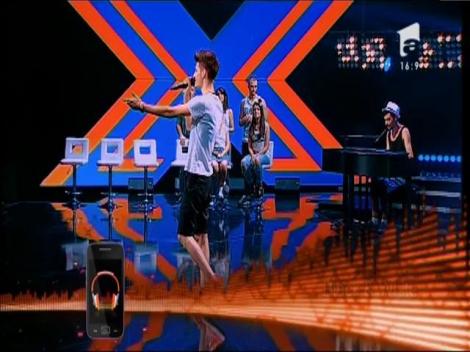 "Just The Way You Are" - Bruno Mars. Vezi interpretarea trupei Black & White, la X Factor!