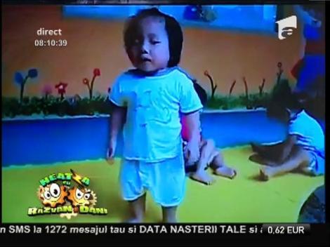 Smiley News: Copilașul somnoros