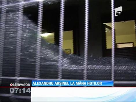Alexandru Arşinel a fost călcat din nou de hoţi