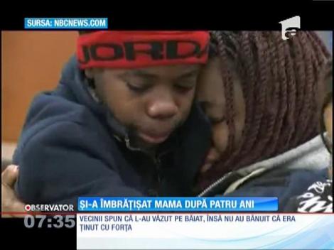 Ţinut captiv de tatăl sau şi de mama vitregă timp de patru ani