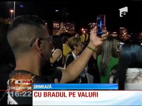 Cu bradul pe valuri