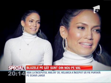 Special! Bluzele pe gât sunt din nou pe val